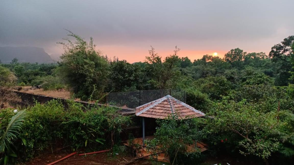 Nature Villa, Dukes Den Khandala Екстер'єр фото